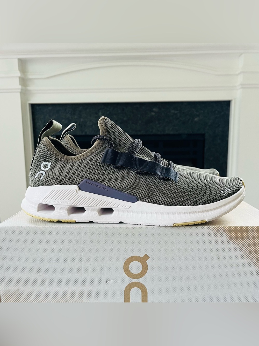 On Cloudeasy Mesh Running Sneakers 76.98442 Olive/Black Men's 8.5 (Women's 10)